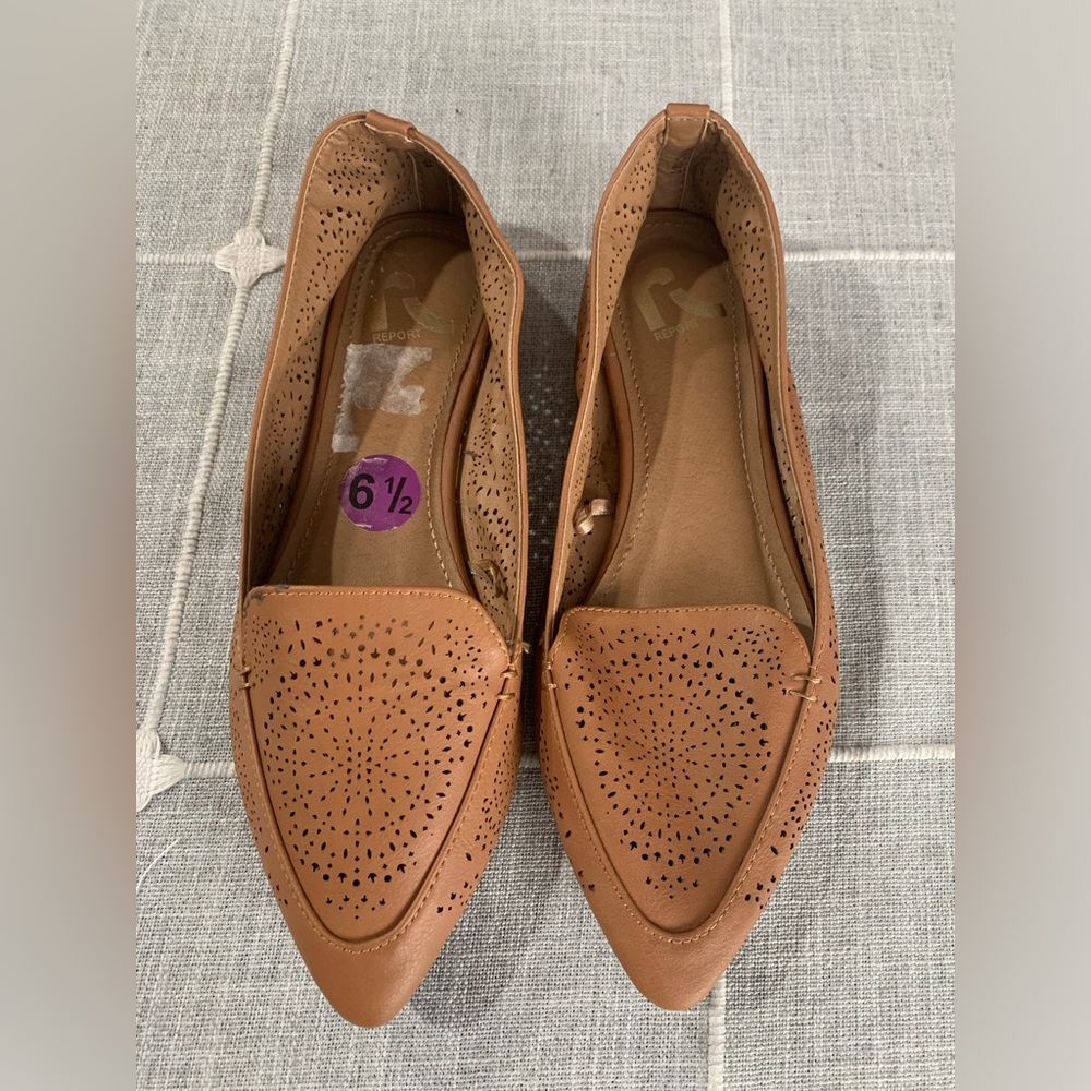 Report Pointy Brown Flats